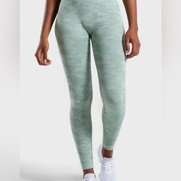 Gymshark Camo Leggings - Picture 2 of 8